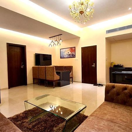 Galaxy Club & Hotel Bijāpur Dış mekan fotoğraf