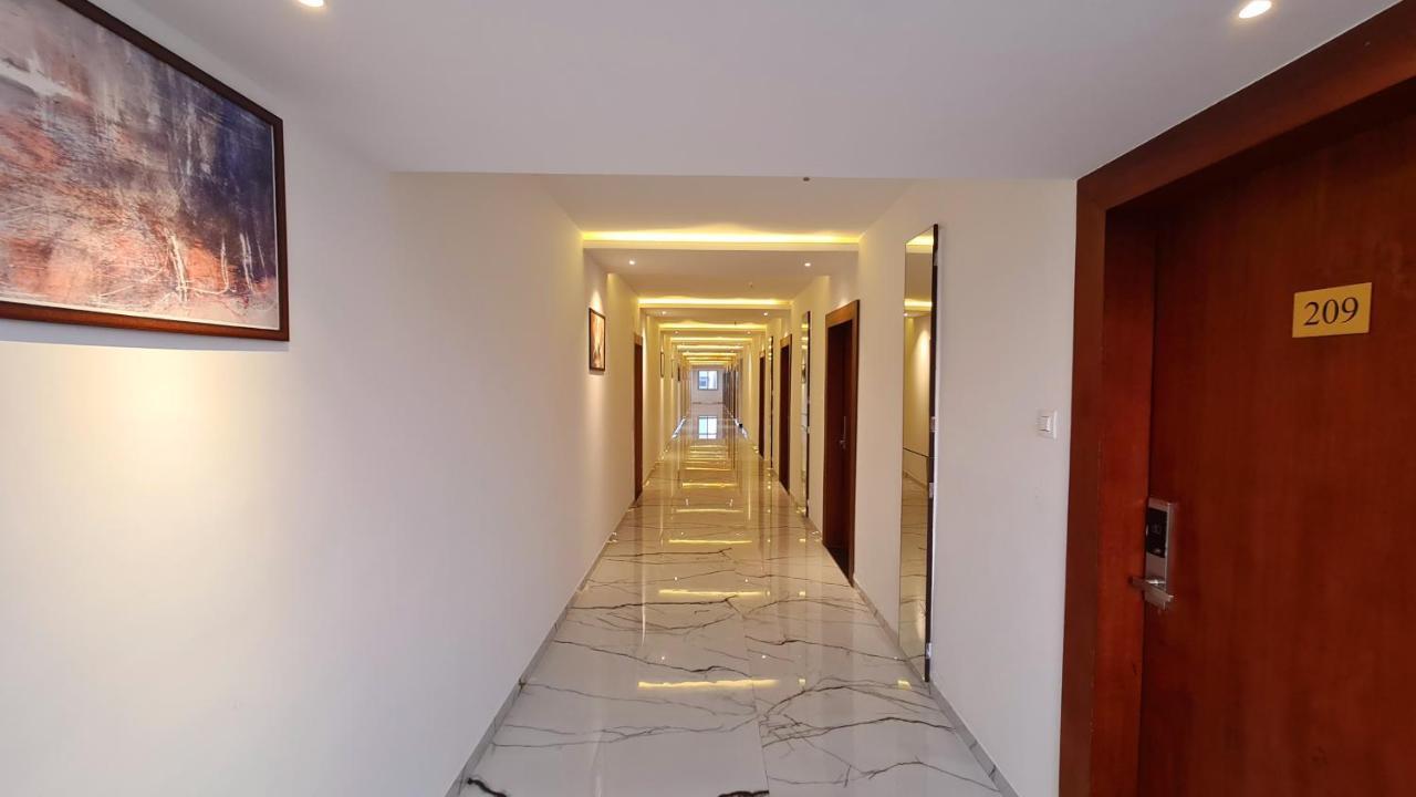 Galaxy Club & Hotel Bijāpur Dış mekan fotoğraf