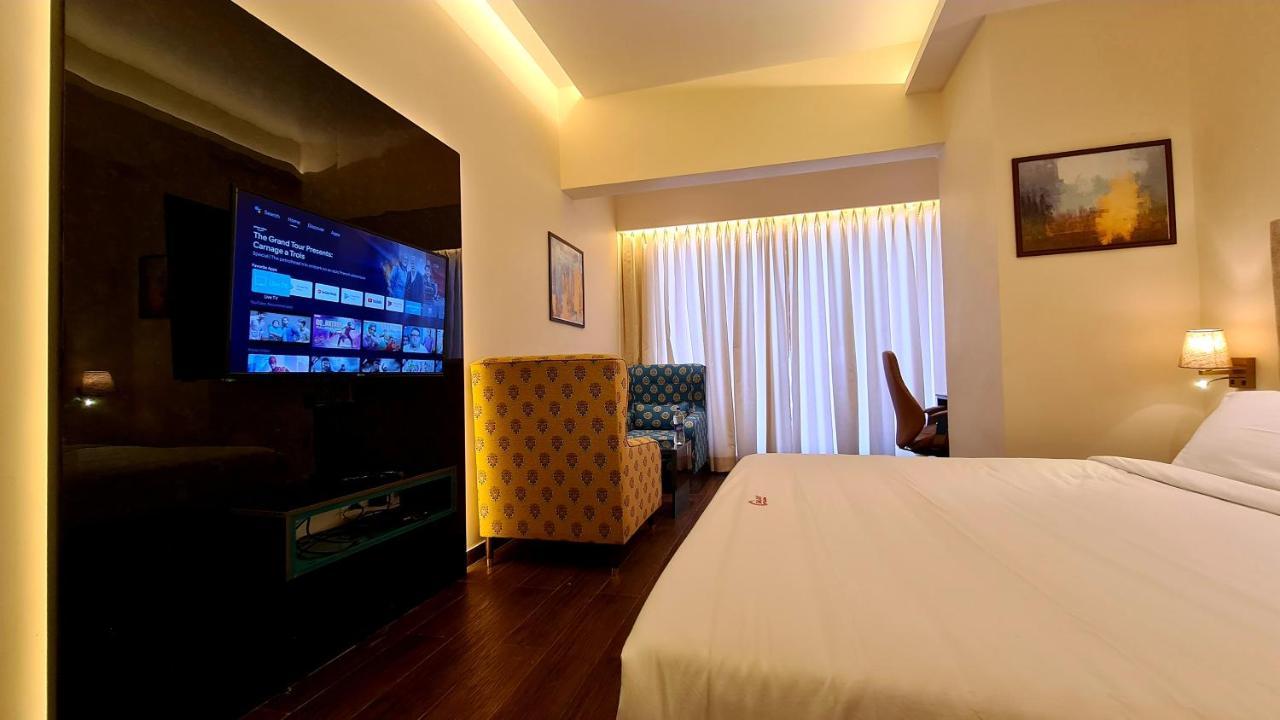 Galaxy Club & Hotel Bijāpur Dış mekan fotoğraf
