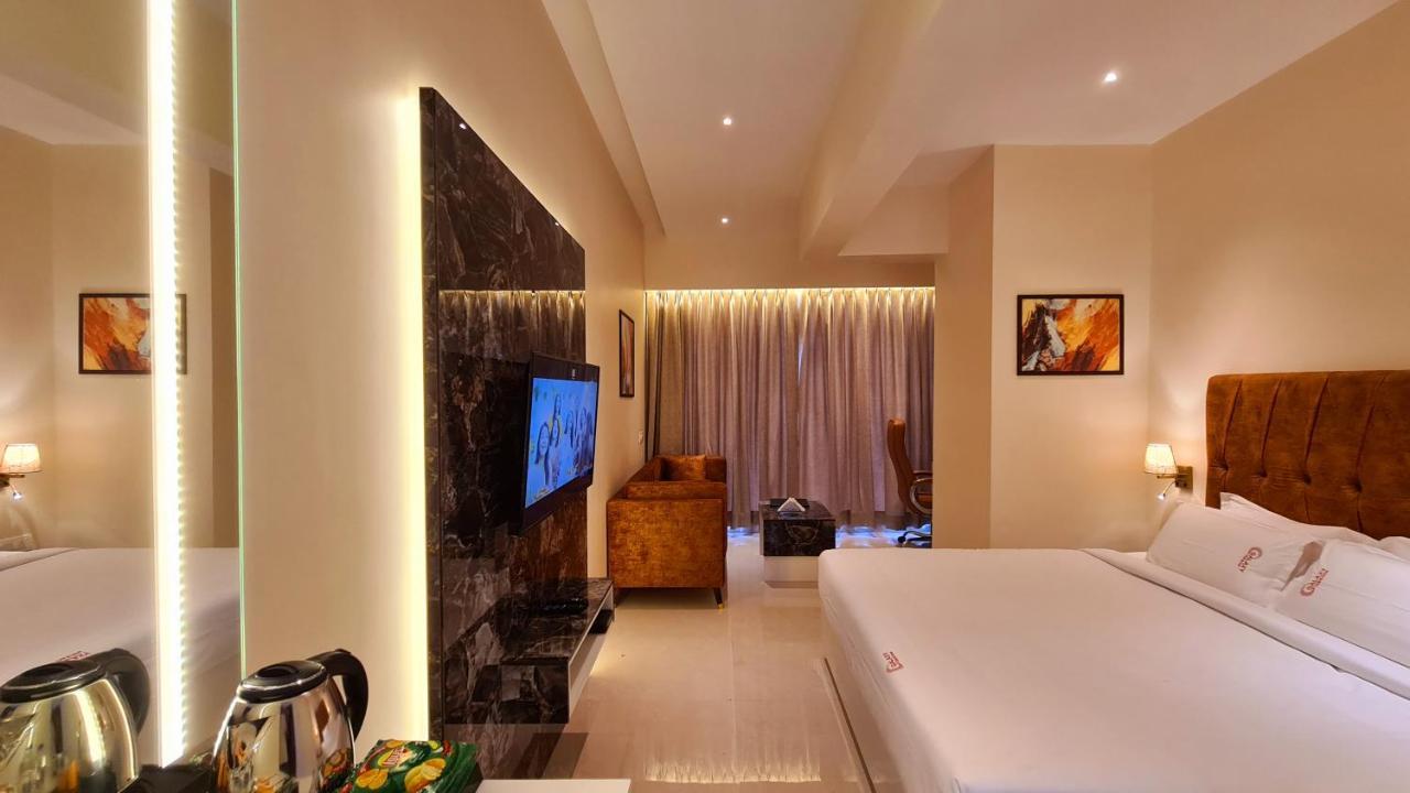 Galaxy Club & Hotel Bijāpur Dış mekan fotoğraf
