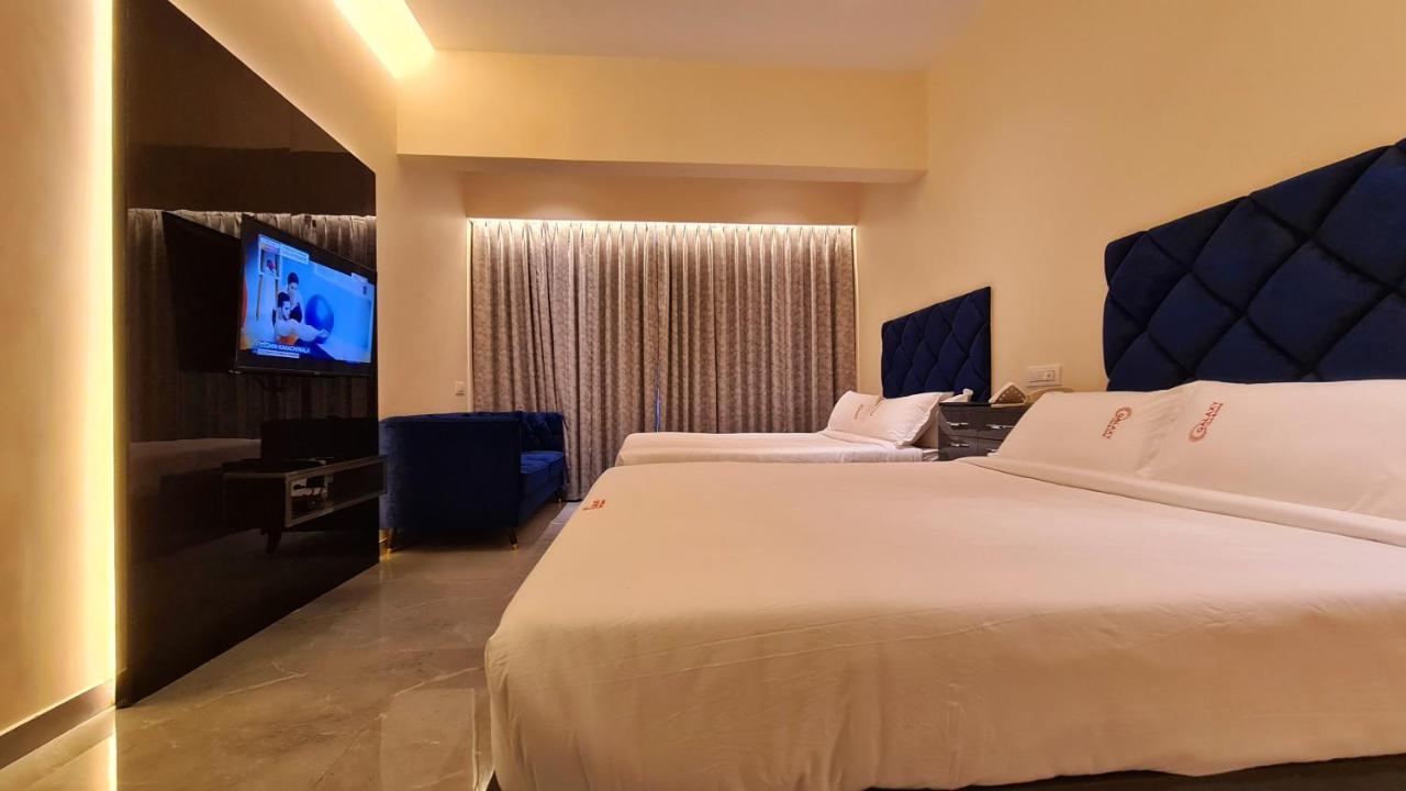 Galaxy Club & Hotel Bijāpur Dış mekan fotoğraf