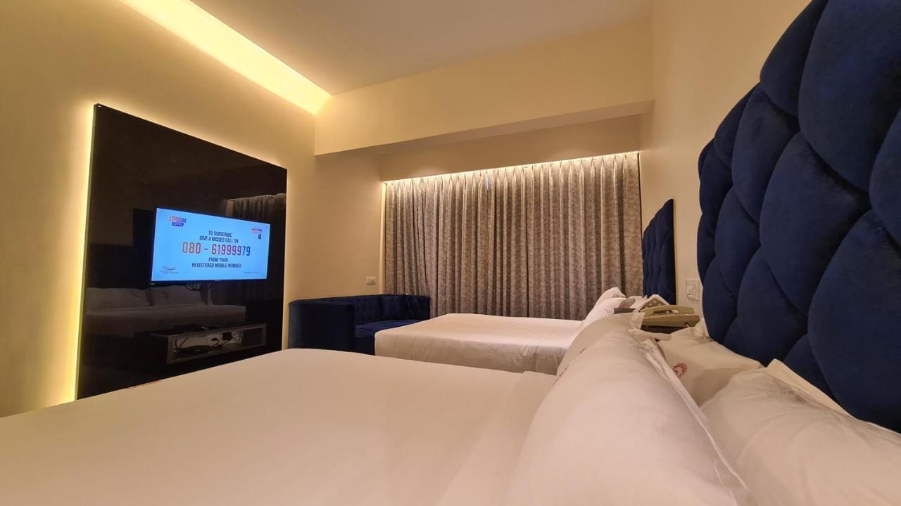 Galaxy Club & Hotel Bijāpur Dış mekan fotoğraf