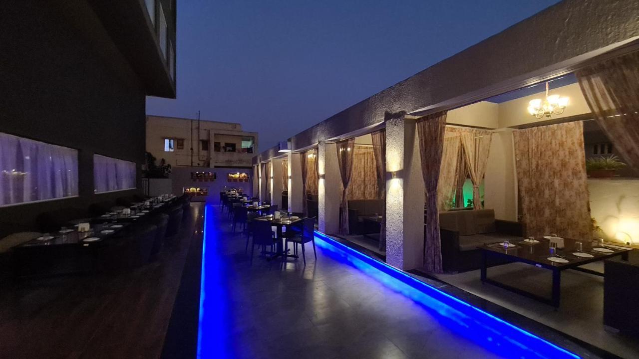 Galaxy Club & Hotel Bijāpur Dış mekan fotoğraf