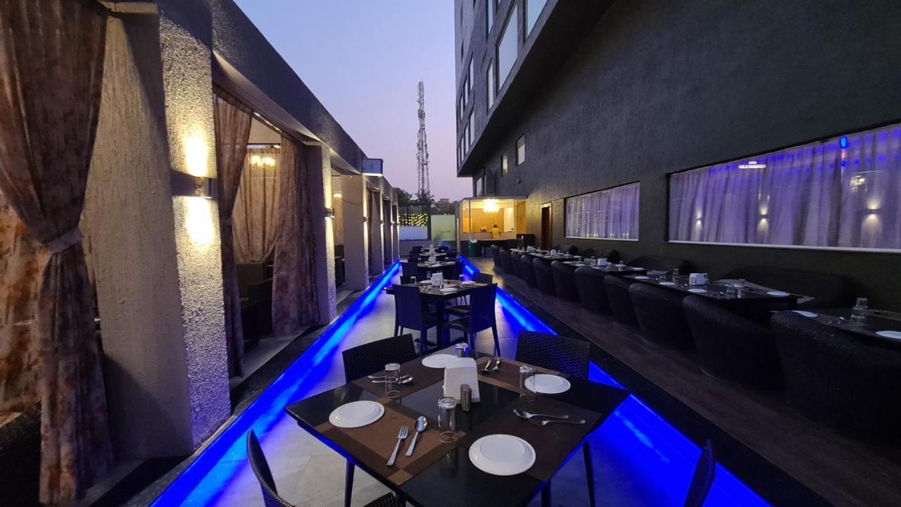 Galaxy Club & Hotel Bijāpur Dış mekan fotoğraf