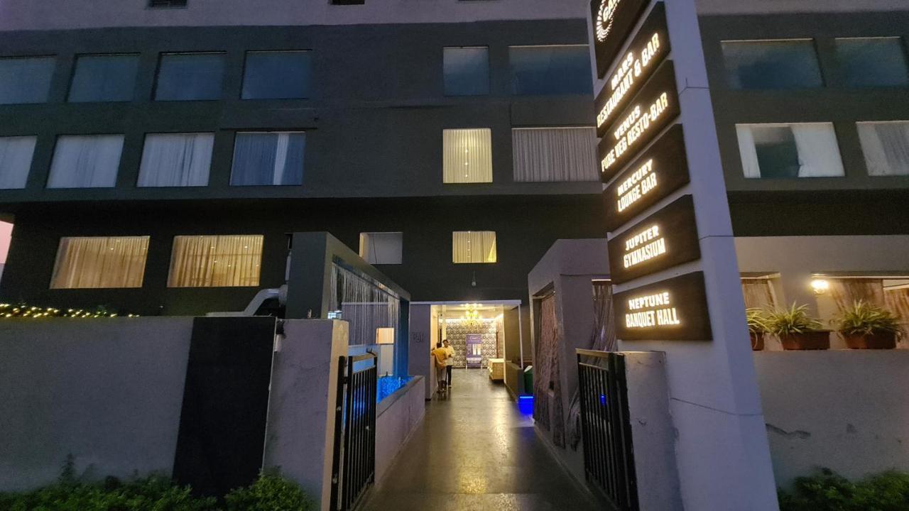 Galaxy Club & Hotel Bijāpur Dış mekan fotoğraf