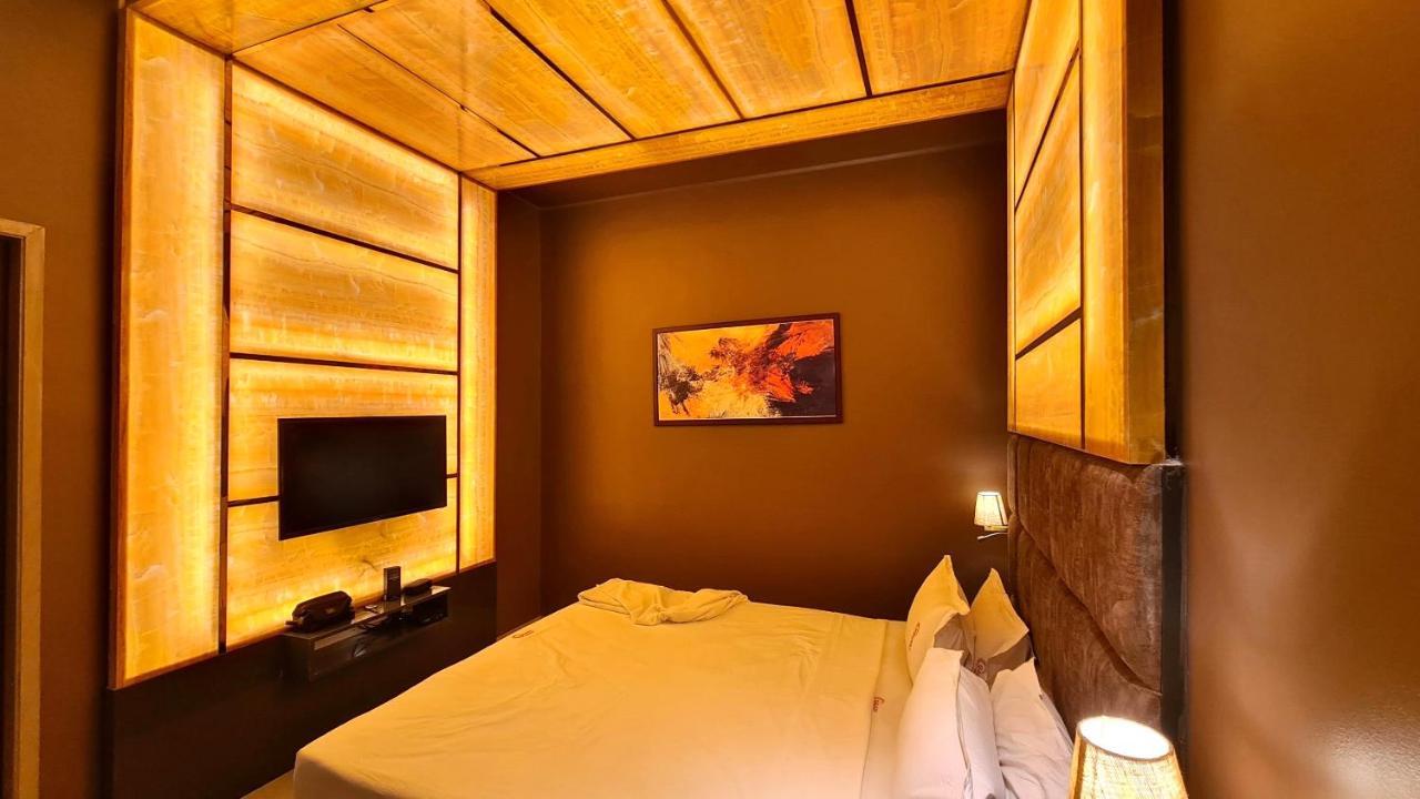 Galaxy Club & Hotel Bijāpur Dış mekan fotoğraf