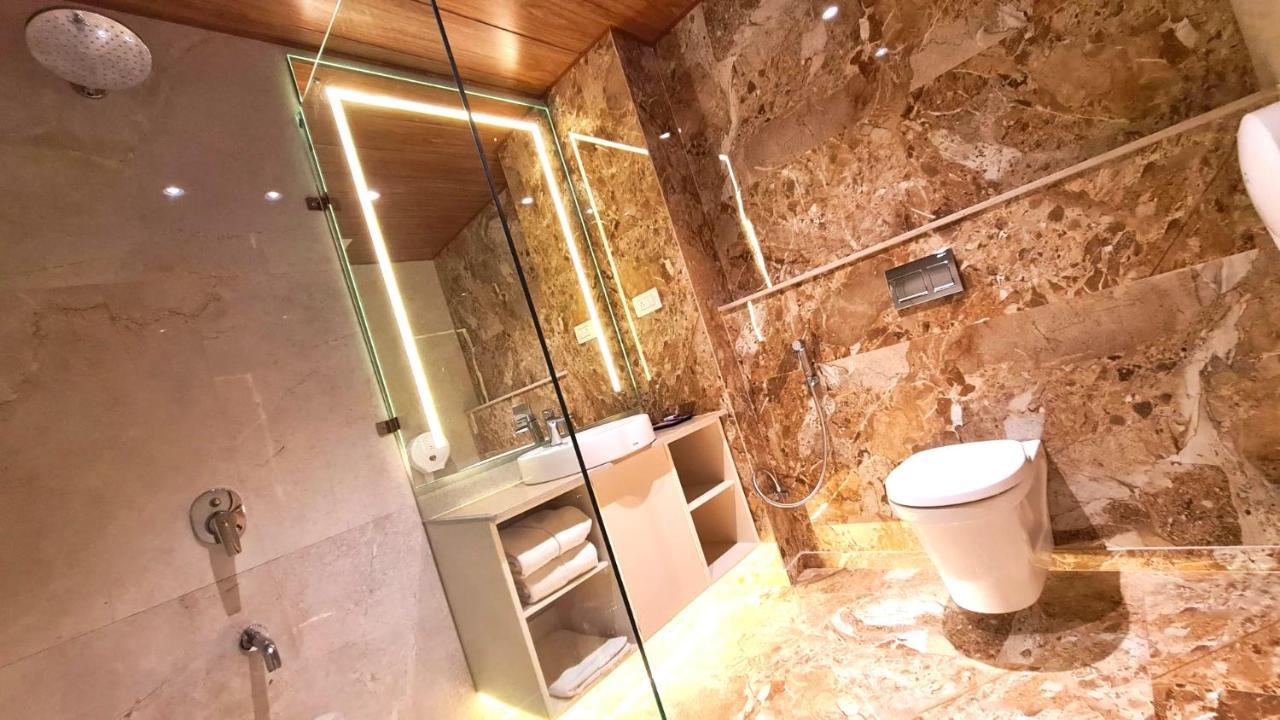 Galaxy Club & Hotel Bijāpur Dış mekan fotoğraf