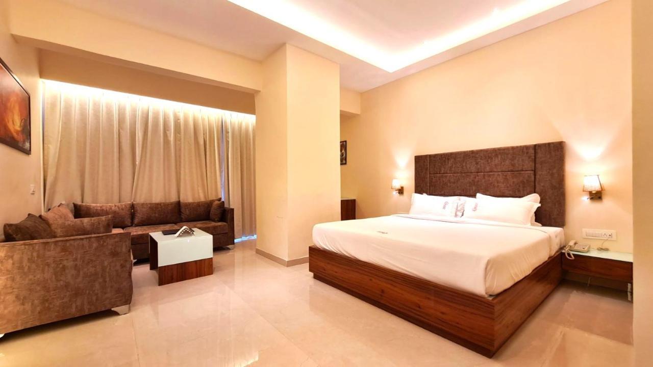 Galaxy Club & Hotel Bijāpur Dış mekan fotoğraf