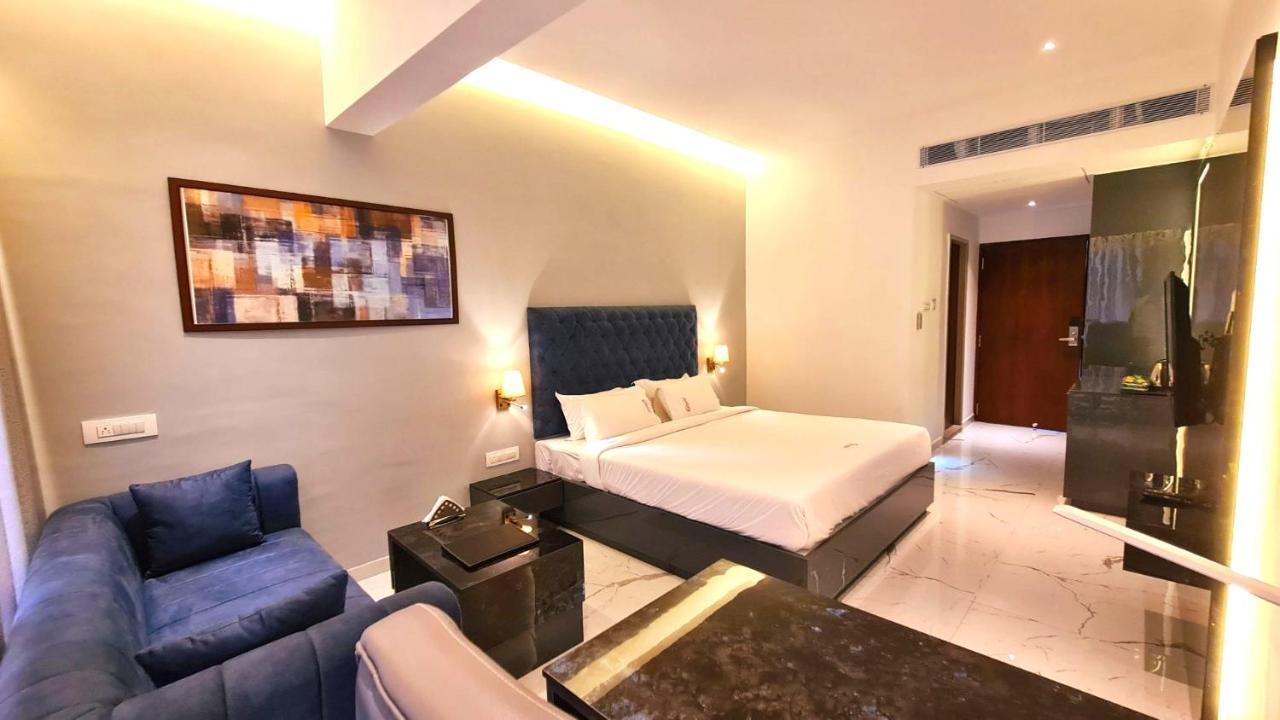 Galaxy Club & Hotel Bijāpur Dış mekan fotoğraf